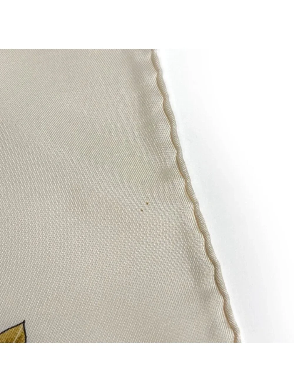 Hermes Carre 90 Vendanges Grape Harvest Scarf Silk Yellow Ivory